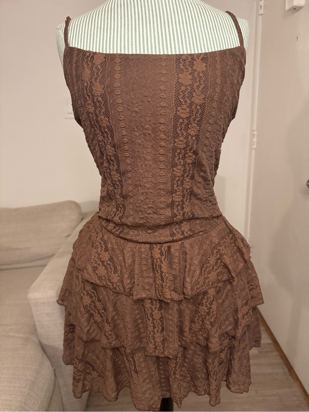 Thirty Thirty L/A Brown Lace Ruffle Mini Dress – M